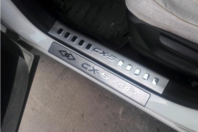 Nẹp Bước Chân Chống Trầy Mazda CX5